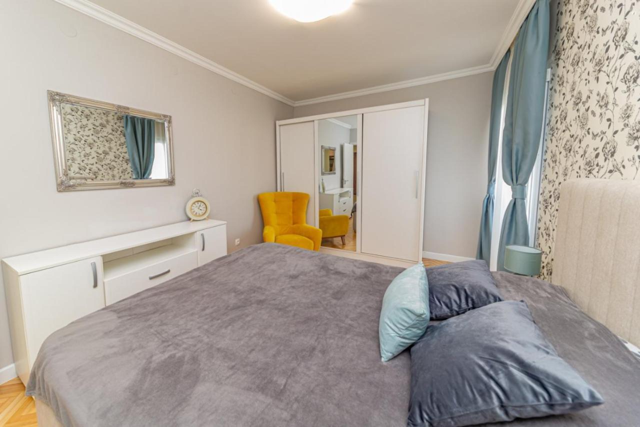 City Center De Lux Apartment บาร์ ภายนอก รูปภาพ